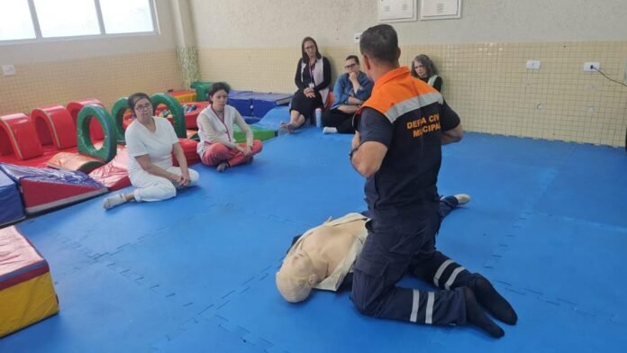 Defesa Civil de Barueri capacita mais de 600 profissionais da Educação