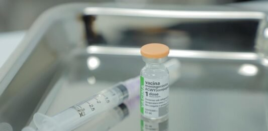 Barueri inicia aplicação da vacina meningocócica ACWY nas UBSs Vacinação em Barueri contra Meningite