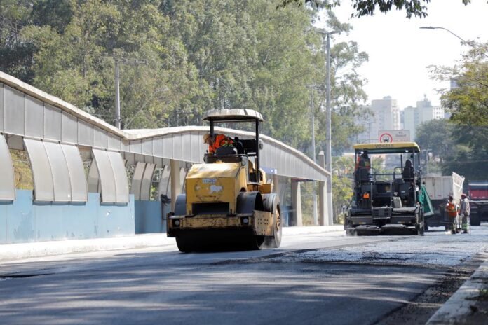 Prefeitura recapeia trecho do Corredor Oeste e via de ligação do Centro à Aldeia