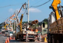 Prefeitura de Carapicuíba retoma duplicação da Avenida São Camilo Carapicuíba retoma obra de duplicação na Av. São Camilo após remanejamento de postes de energia