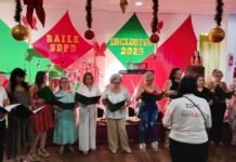 Prefeitura de Barueri realiza nova edição do Baile Inclusivo no Parque da Maturidade Pessoas dançando e se divertindo no Baile Inclusivo em Barueri organizado pela SDPD