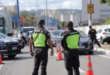 Semurb Barueri: Cidade está entre as 5 mais engajadas no Pnatrans Agentes da Semurb Barueri em operação de fiscalização e educação no trânsito