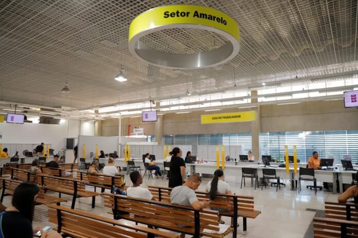 Fachada do Ganha Tempo de Barueri onde funciona a Casa do Trabalhador para atendimento de vagas de emprego