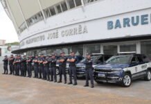 Guarda Municipal de Barueri: Referência em segurança pública Viaturas da Guarda Municipal de Barueri alinhadas para patrulhamento ostensivo
