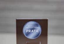 Sebrae Aqui Carapicuíba recebe Selo Prata de Referência em Atendimento Equipe do Sebrae Aqui Carapicuíba recebendo premiação de Selo Prata em São Paulo.